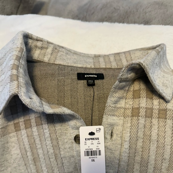 NWT EXPRESS Grid Plaid Double Pocket Sweater Flannel Shirt - Picture 6 of 10